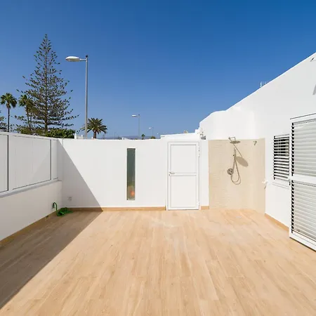 Seaside Playa Del Ingles Refurbished In 2024 بيت للعطل
